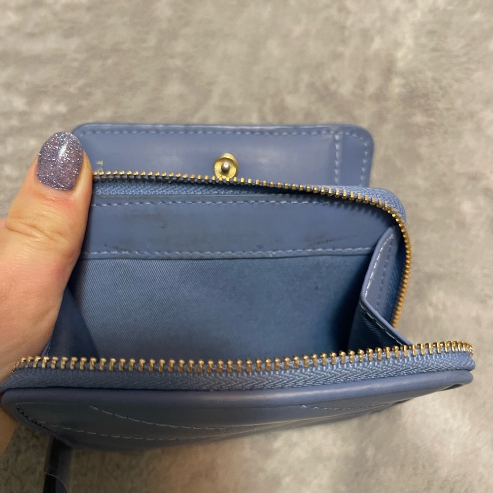Tory Burch bi fold wallet - Picture 14 of 16